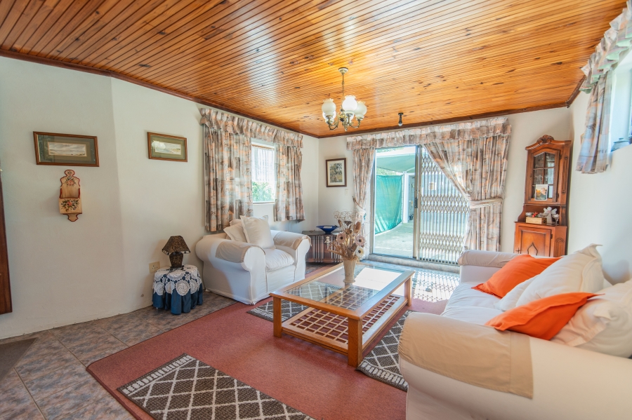 5 Bedroom Property for Sale in Framesby Eastern Cape